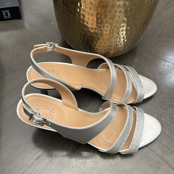 Naturalizer Taimi Heeled Sandal (WIDE) - Picture 6 of 13